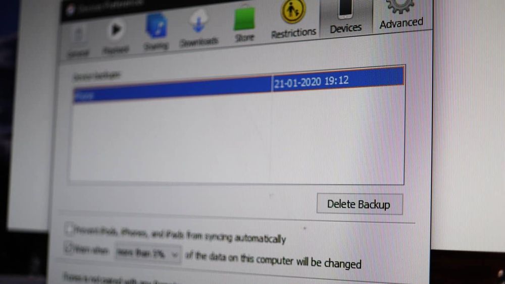 how to delete iphone backup from computer windows 10 without itunes