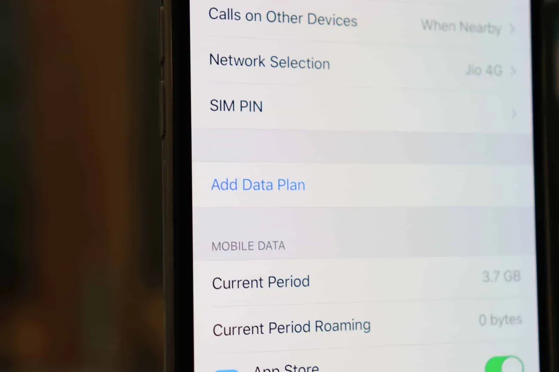 How to use Verizon eSIM with QR Code on iPhone XS and iPhone XR