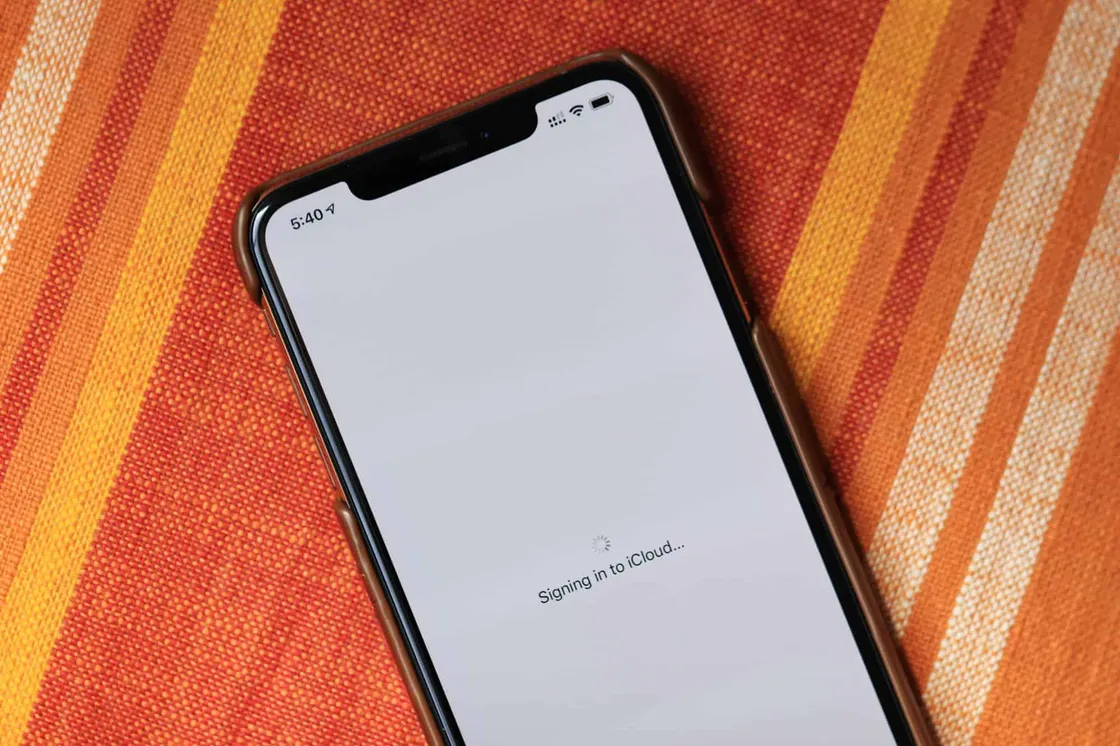 How to fix iPhone stuck at "Signing in to iCloud..."