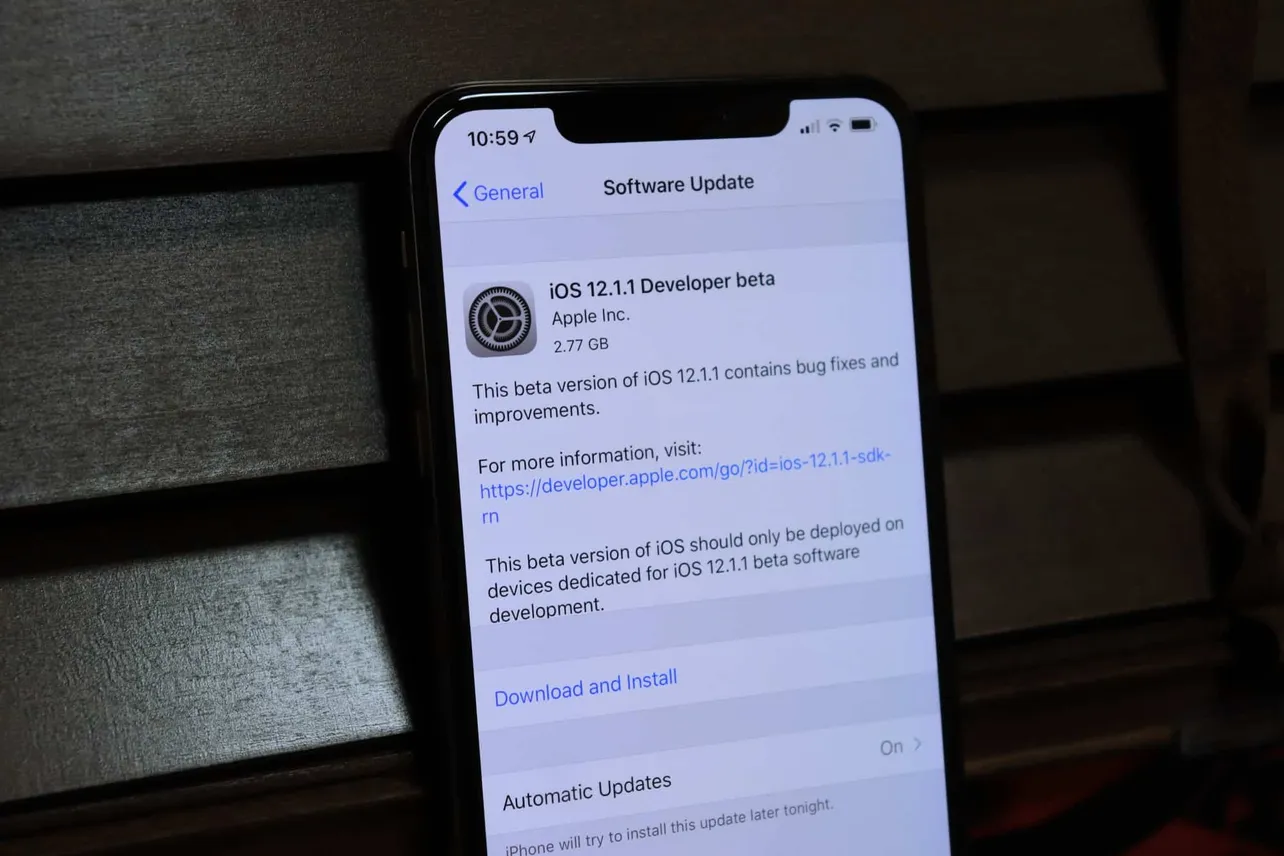 Download iOS 12.1.1 IPSW Firmware for iPhone XS, XR, X, and others