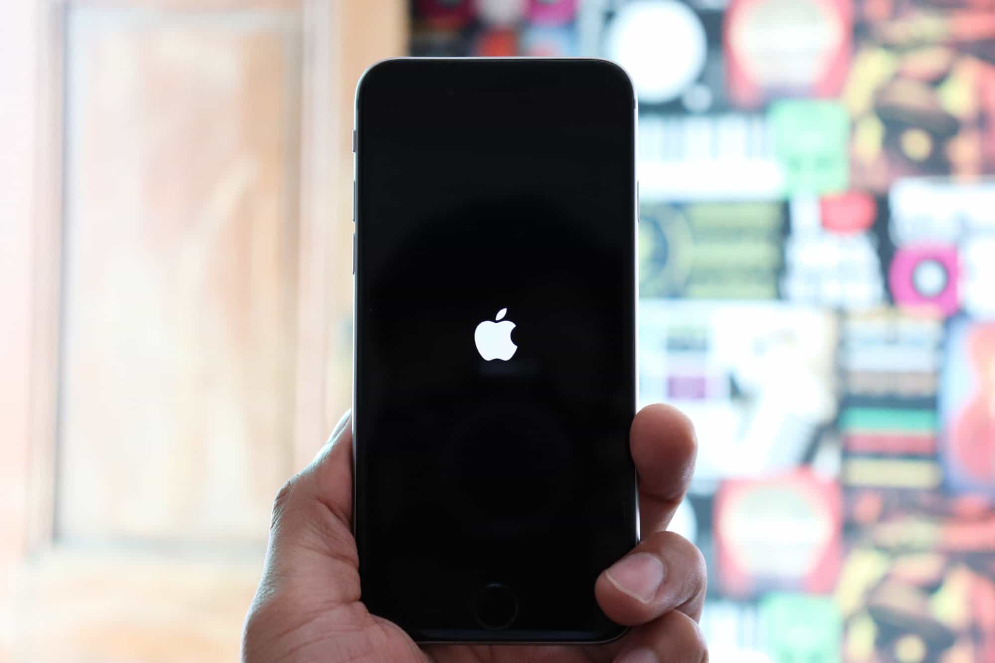 iPhone randomly restarts after installing iOS 12? Here's a fix