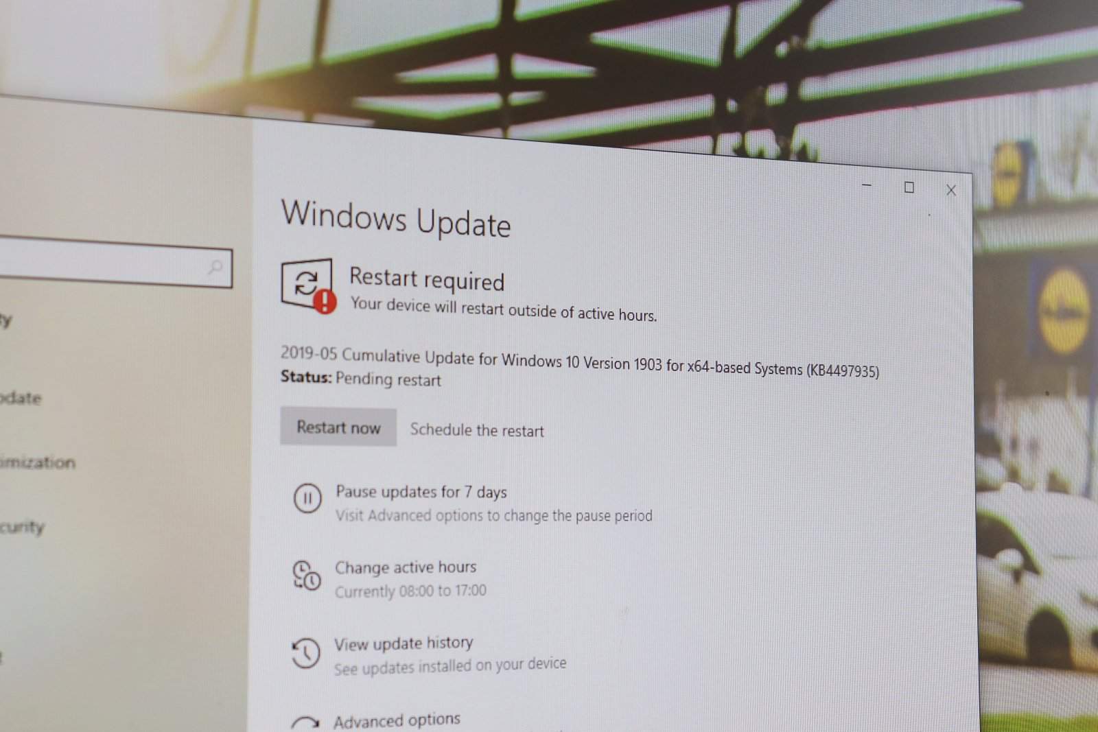 Download Windows 10 1903 update KB4497935