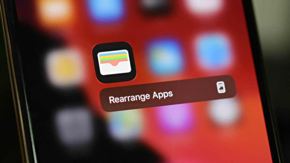 How to Move/Rearrange Apps on iPhone Home Screen after Installing iOS