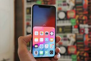 How to enable Reachability on iPhone XS Max