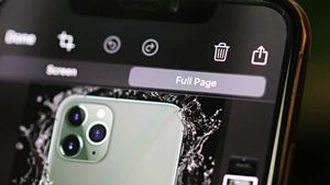 How to take a Full Page Screenshot on iPhone