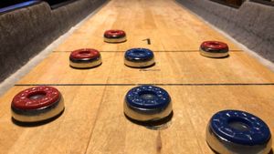How to Play Shuffleboard in iMessage on iPhone