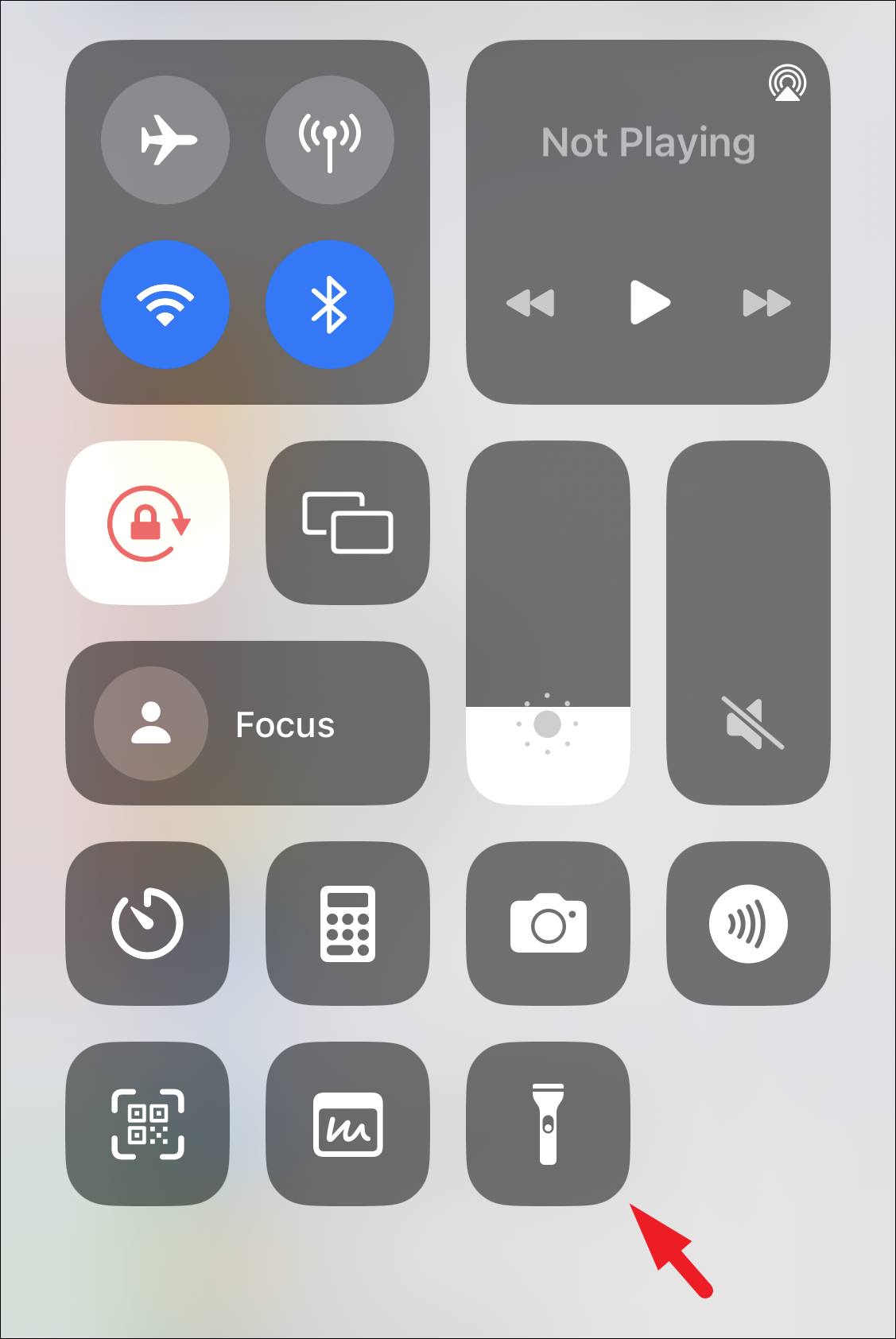 How to Turn Off Flashlight on iPhone 14 