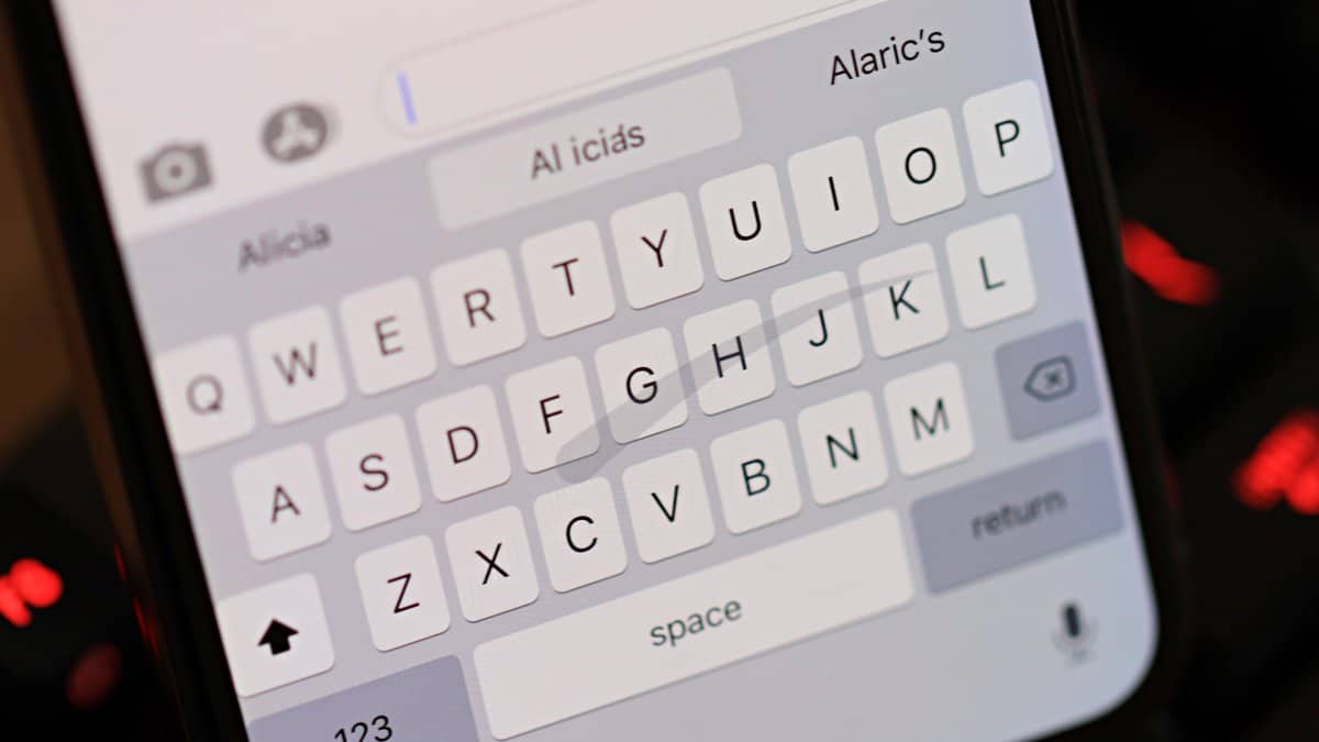 iPhone Swipe Slide to Type Keyboard iOS 13